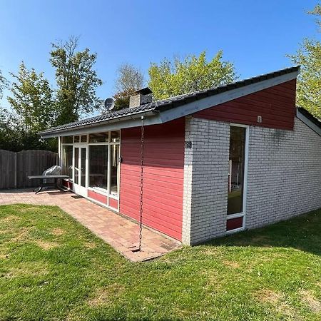 Knusse Bungalow Op Groen Park! Ouddorp Buitenkant foto