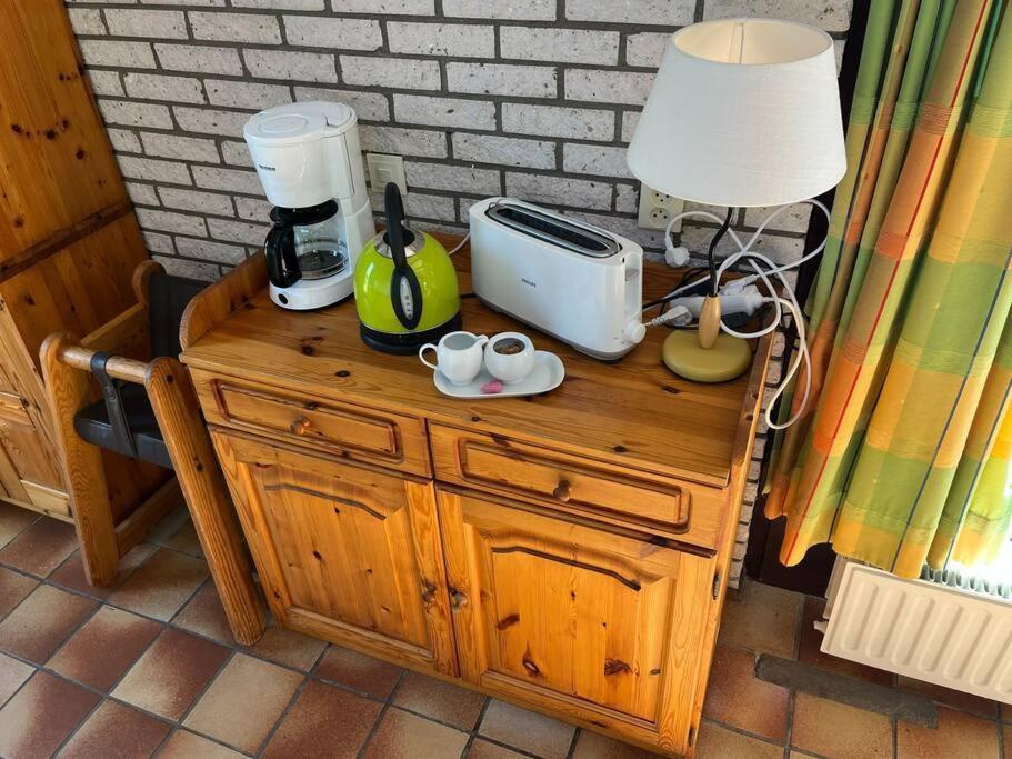 Knusse Bungalow Op Groen Park! Ouddorp Buitenkant foto